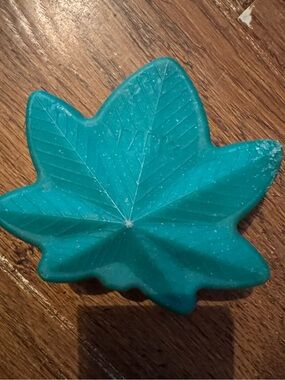 Bark Box Super Chewer 420 collection  Leaf Dog Toy L